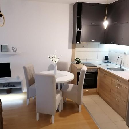 Emili Apartman Jagodina Eksteriør billede