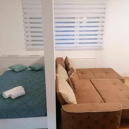 Emili Apartman Jagodina Værelse billede