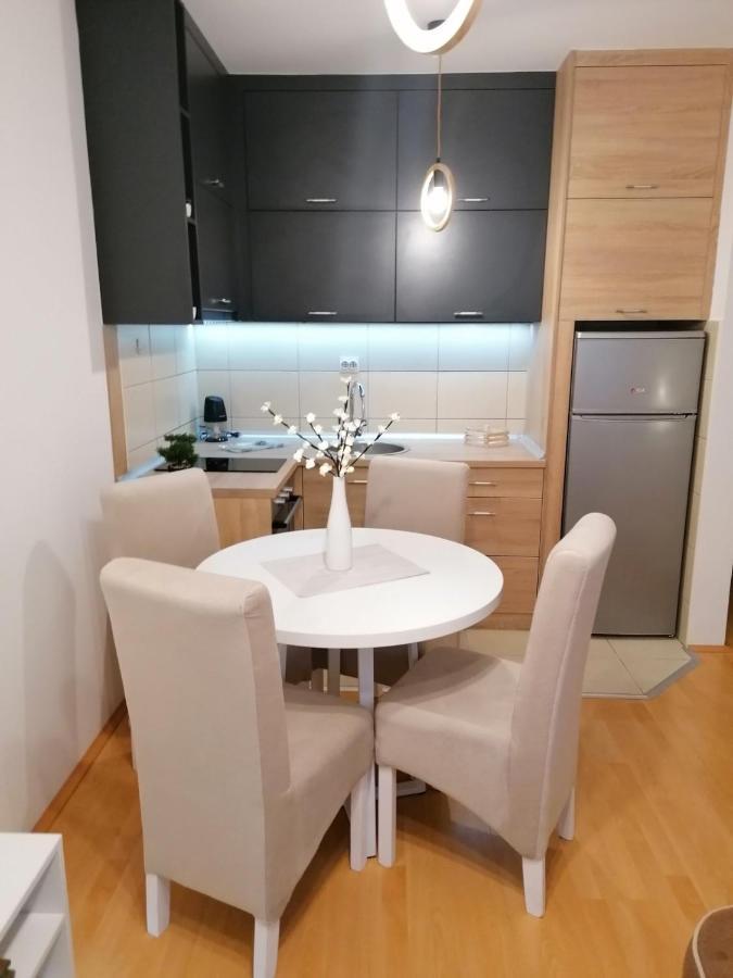 Emili Apartman Jagodina Eksteriør billede