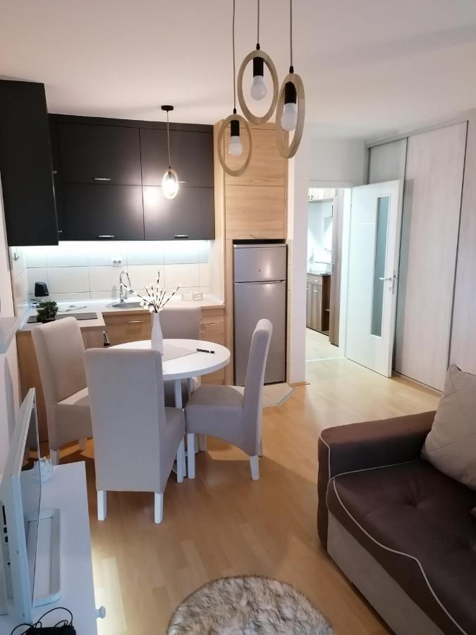 Emili Apartman Jagodina Eksteriør billede