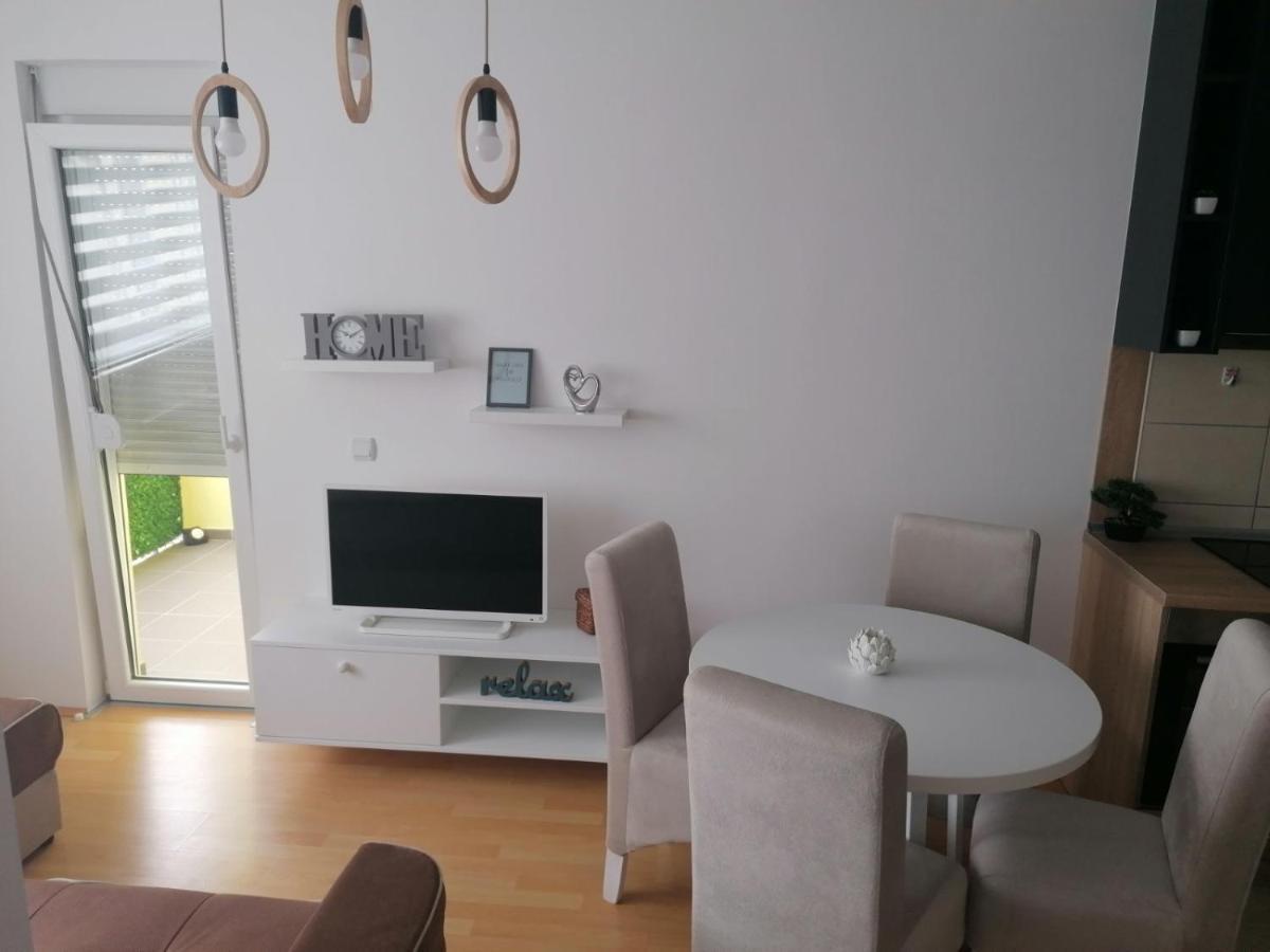 Emili Apartman Jagodina Eksteriør billede