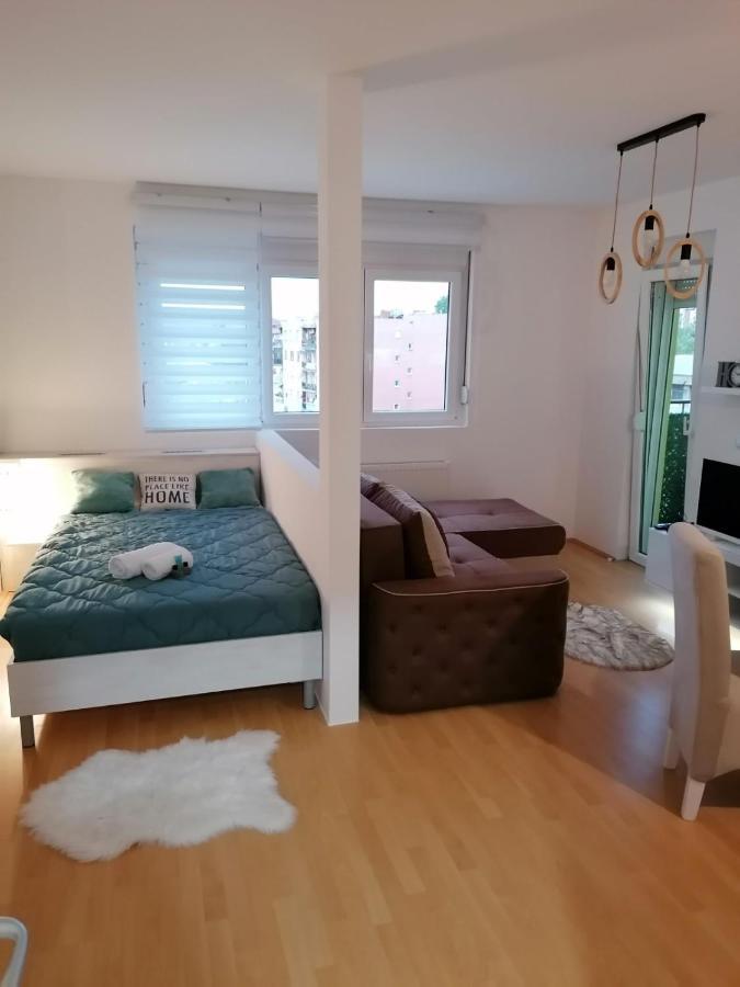 Emili Apartman Jagodina Eksteriør billede