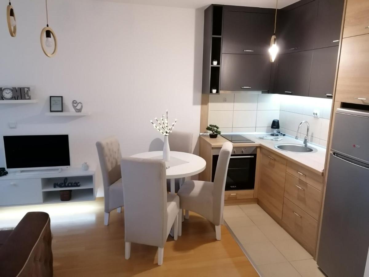Emili Apartman Jagodina Eksteriør billede