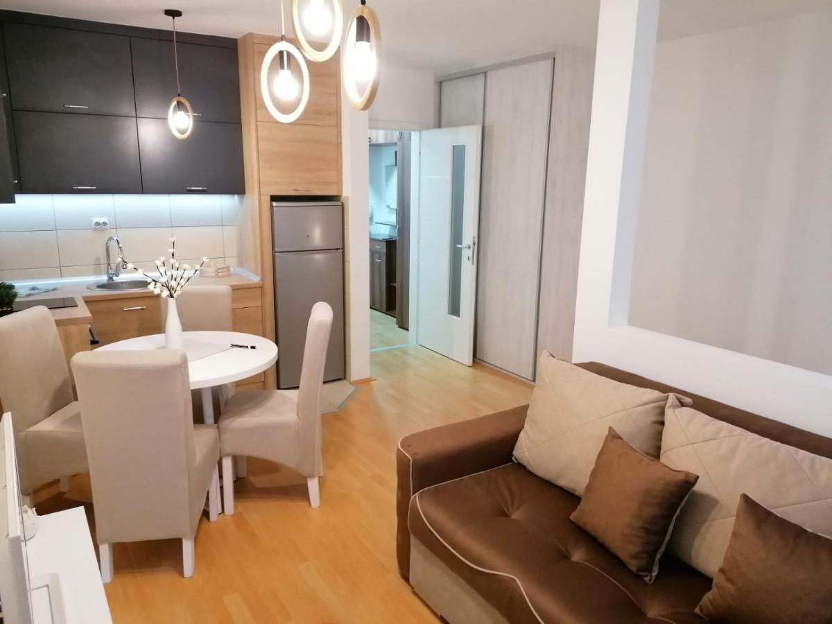 Emili Apartman Jagodina Eksteriør billede