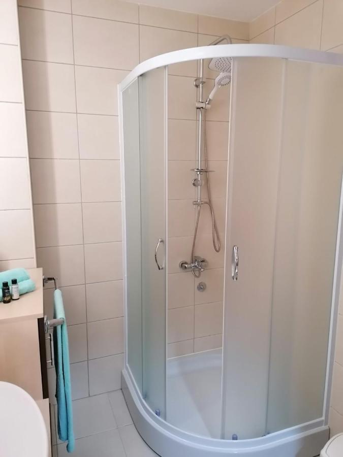 Emili Apartman Jagodina Eksteriør billede